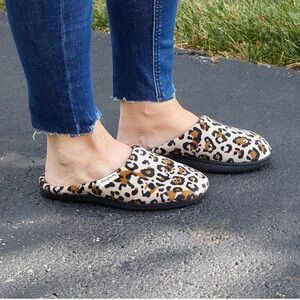 NWT Dearfoams Leopard Print Women's Slippers Size XL